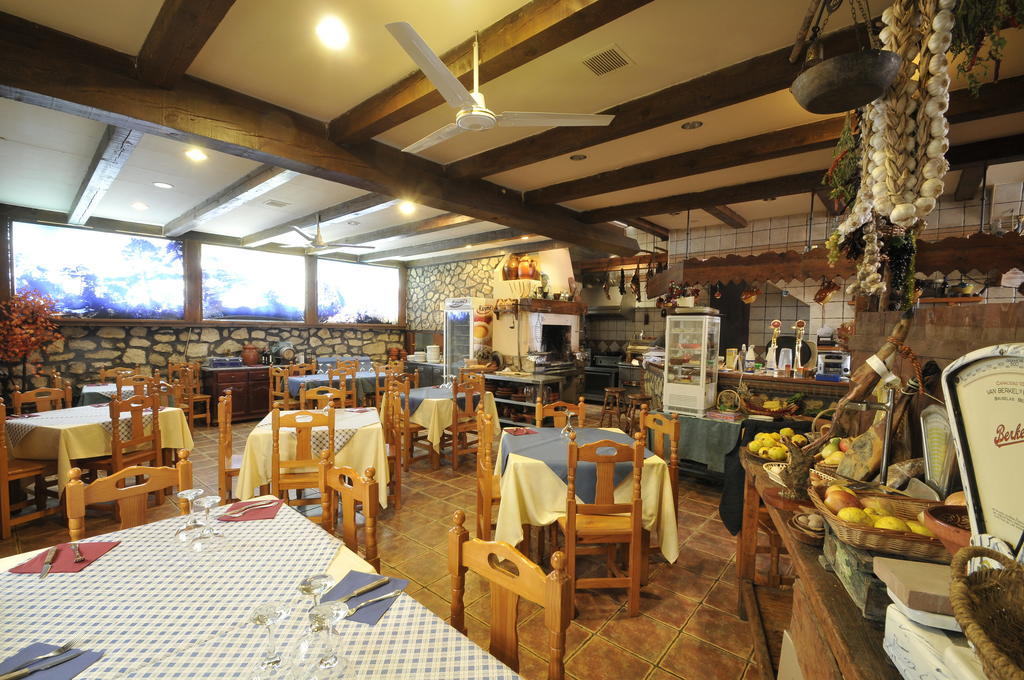 Hospedaje Rural Casa Parri Poveda de la Sierra Buitenkant foto
